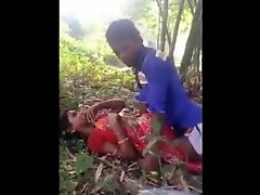 Indian MILF enjoys outdoor sex