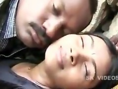 Desi real sex with an enthusiastic teen and experienced beggar.
