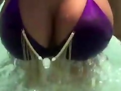 Chubby Pakistani girl flashes big boobs