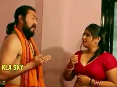 Desi hottie enjoys handjob from Indian guy